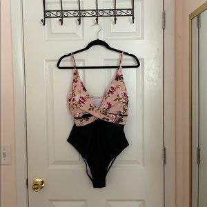 Cupshe One piece bathing suit